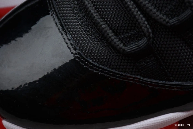 One Kick 11 528895-012 Black  Air 